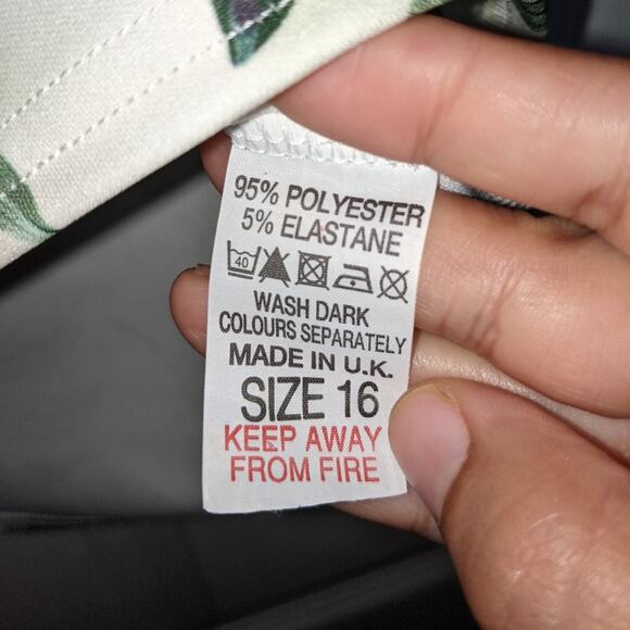 PrettyLittleThing Green Leaves Print Asymmetrical Mini Skirt UK 16 US 12 - Picture 9 of 12